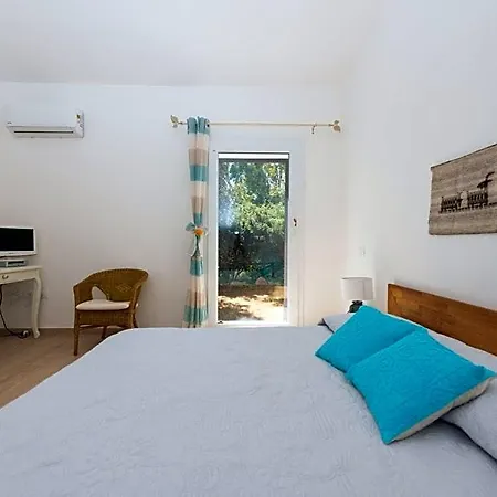 Bithia Bed & Breakfast Chia